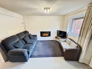 ANNE CLOSE- click for photo gallery